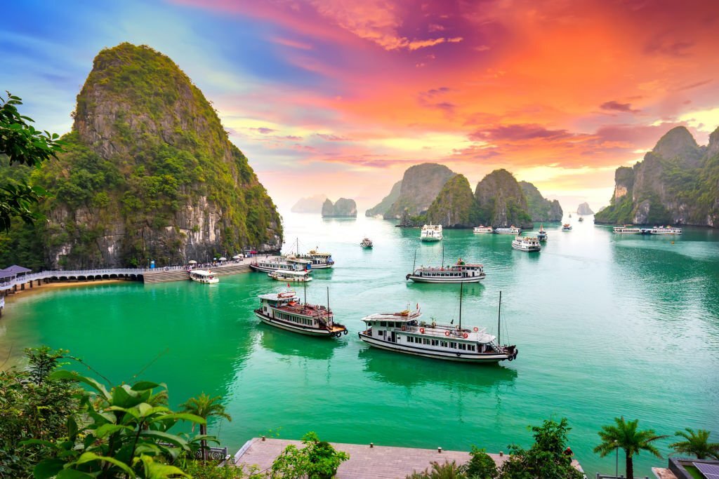 Review Ha long package tour from hanoi Cheap and prestigious package 2023